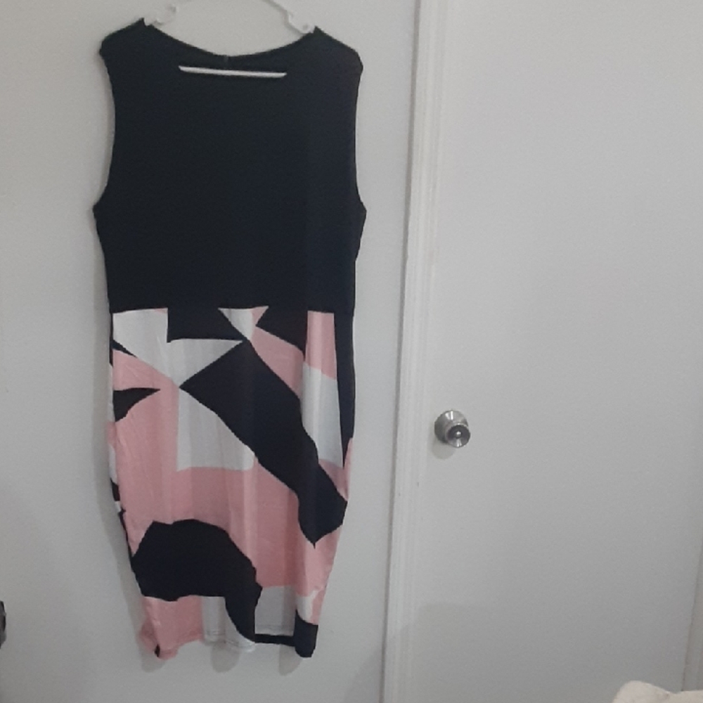 LOVELY WHOLESALE Chic Sleeveless Black and Pink Midi Dress